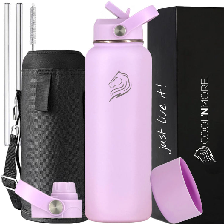 Coolnmore θερμος νερου 1 λιτρου με καλαμακι. Purple water bottle with black carrying case and accessories on a white background