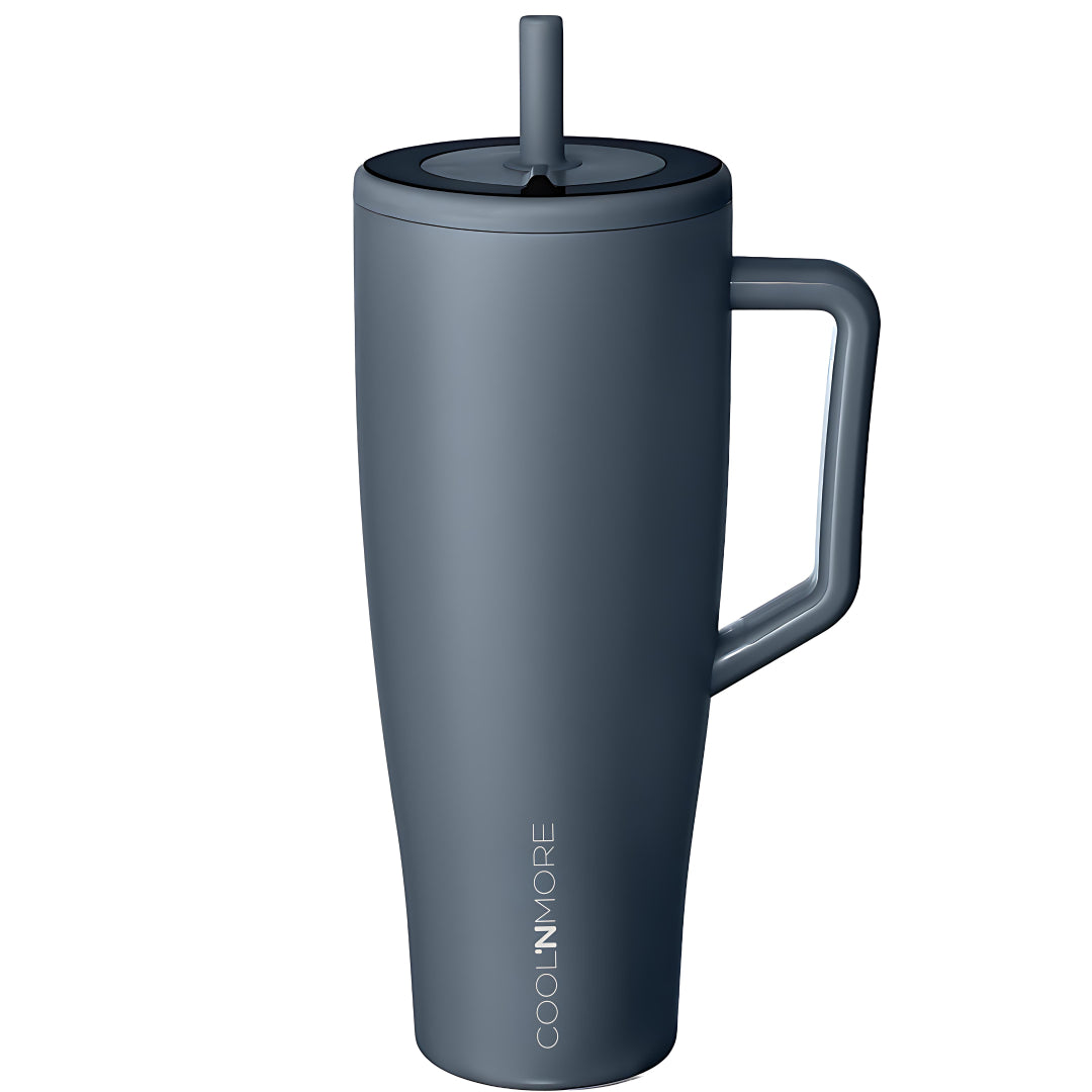 coolnmore titanium vogue tumbler θερμος 1200ml ανοξειδωτο. Black insulated mug with handle and straw lid on a white background