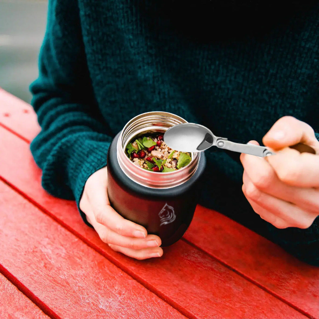 Δοχείο φαγητού θερμός Coolnmore Black 500ml: Απολαύστε το κολατσιό σας ζεστό ή κρύο για ώρες με το ανοξείδωτο θερμός φαγητού. Φαγητοδοχείο θερμός σε πρακτικό μέγεθος. Θερμός φαγητού για το σχολείο, την εκδρομή. Θερμός φαγητού για μωρά