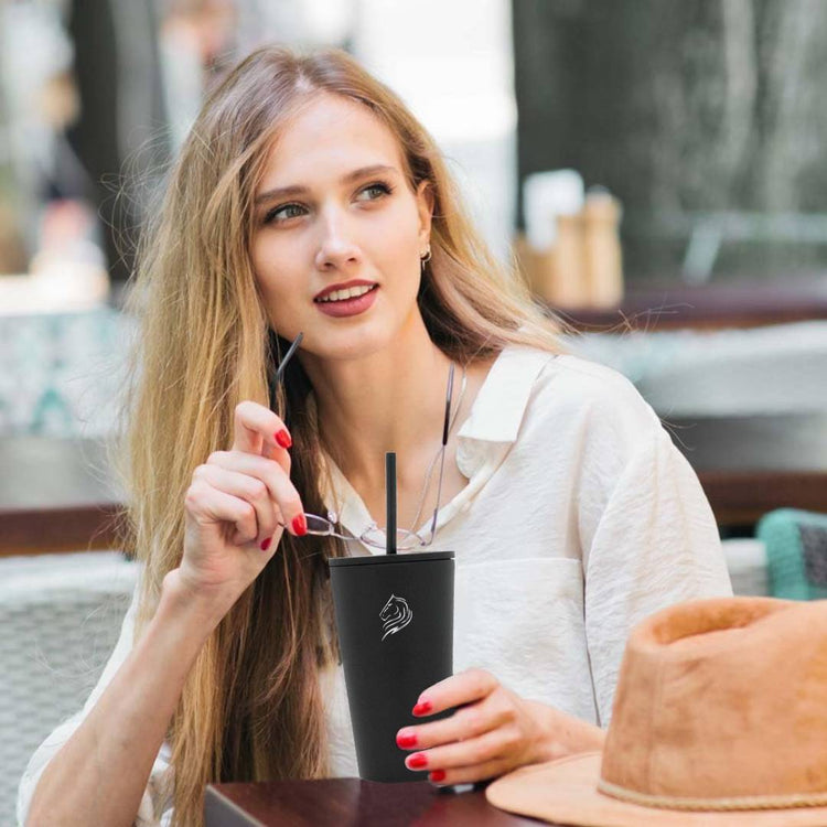 Ποτήρι θερμός καφέ Coolnmore Black 350ml με καλαμάκι διαθέτει 2 καπάκια: Βιδωτό με στόμιο καλαμάκι για κρύα ροφήματα και καπάκι Flip-top για ζεστά. Κομψός και πρακτικός θερμός καφέ, κατασκευασμένος από premium ανοξείδωτο ατσάλι, BPA free, θερμός για ζεστό καφέ με εύκολο κράτημα και εγγύηση εφ' όρου ζωής.