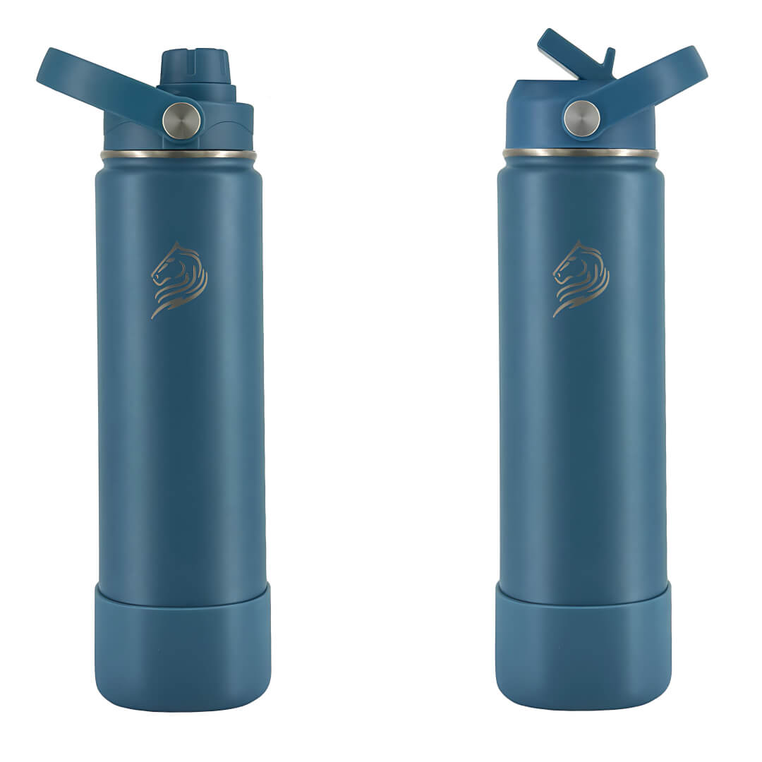 Coolnmore Denim παγούρι θερμός νερού 750ml με καλαμάκι. Two blue water bottles with a logo on a white background