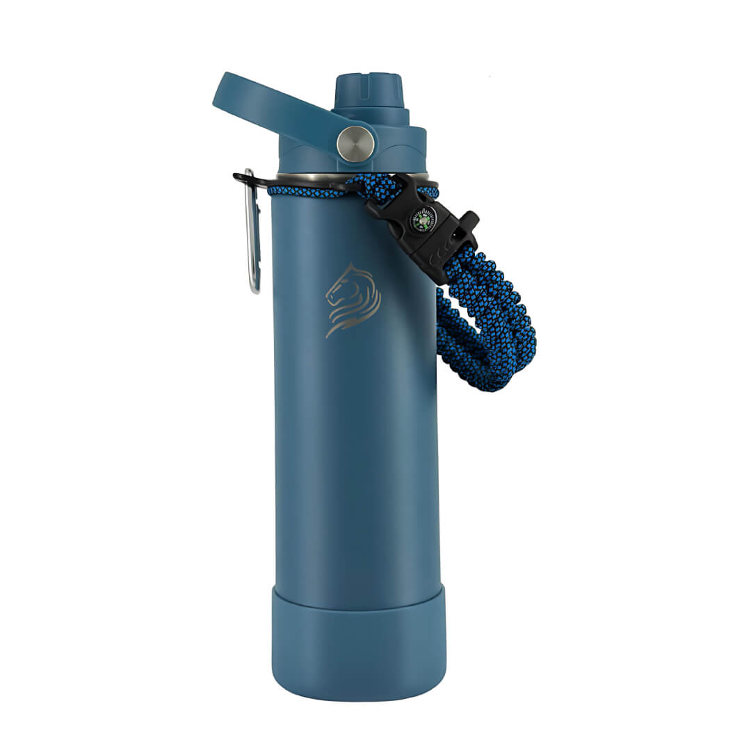 Coolnmore Denim παγούρι θερμός νερού 750ml με καλαμάκι. Blue water bottle with a paracord handle on a white background