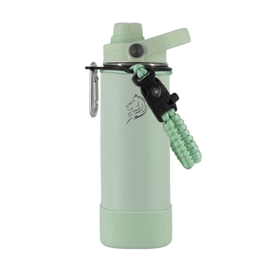 Coolnmore παγουρι θερμος νερου mint-500ml. Light green water bottle with a carabiner and keychain on a white background